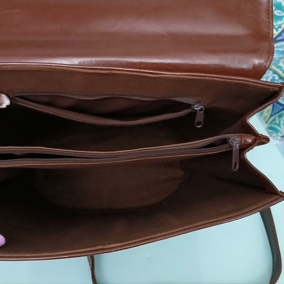 Chic Brown Crossbody Bag with Gold Crocodile detail. - Picture 7 of 16